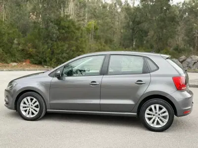 Volkswagen Polo 2017 - 10900 EUR, 152200 km - AUTO.MOTO.pt - 152200km - foto 6 de 28
