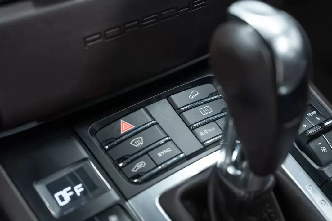 Porsche Macan 2016 - 49950 EUR, 131000 km - AUTO.MOTO.pt - 131000km - foto 45 de 53