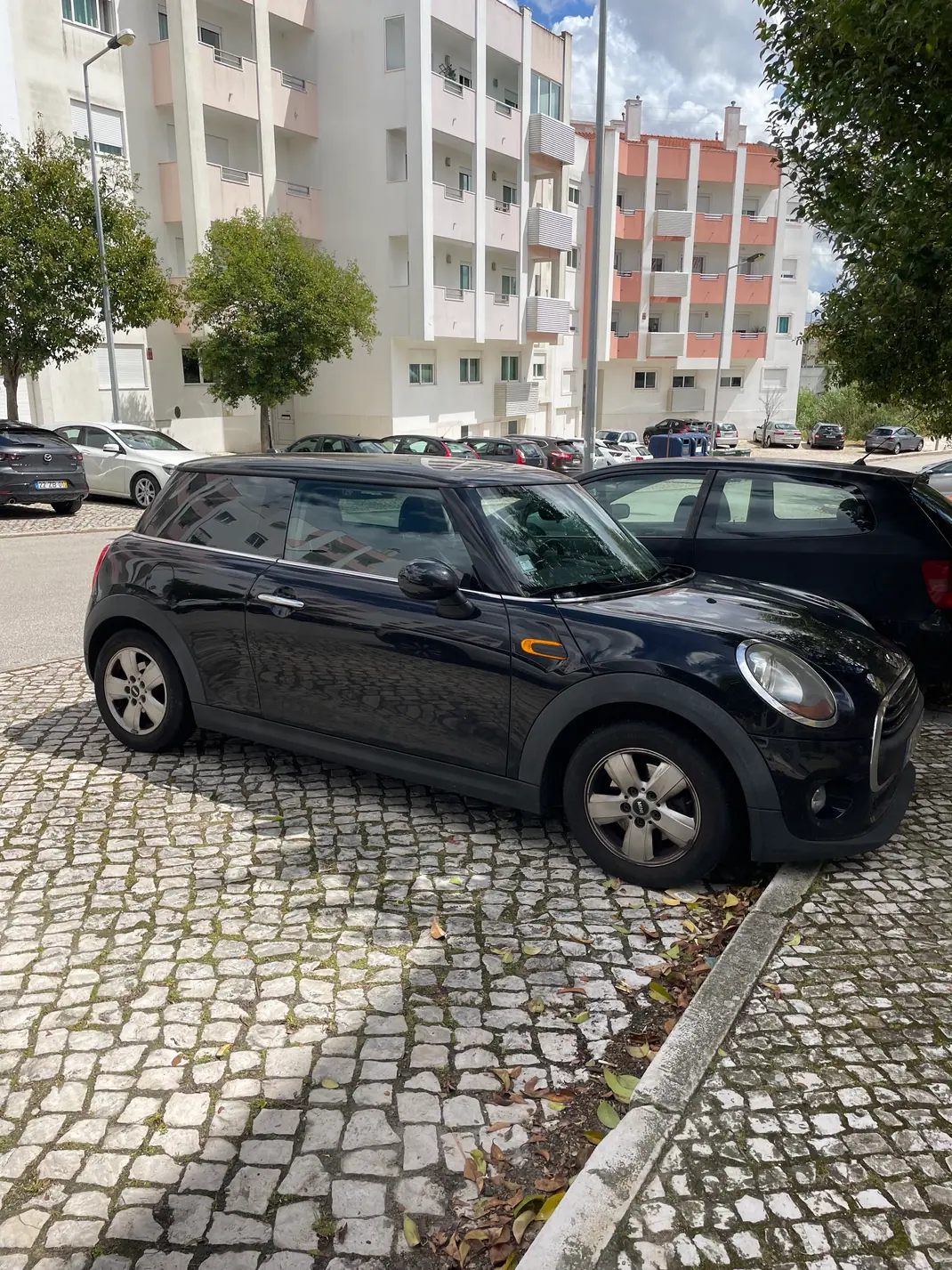 MINI One 2017 - 10500 EUR, 171000 km - AUTO.MOTO.pt - 171000km - foto 1 de 11