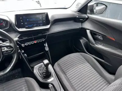 Peugeot 2008 2021 - 14900 EUR, 180000 km - AUTO.MOTO.pt - 180000km - foto 21 de 43
