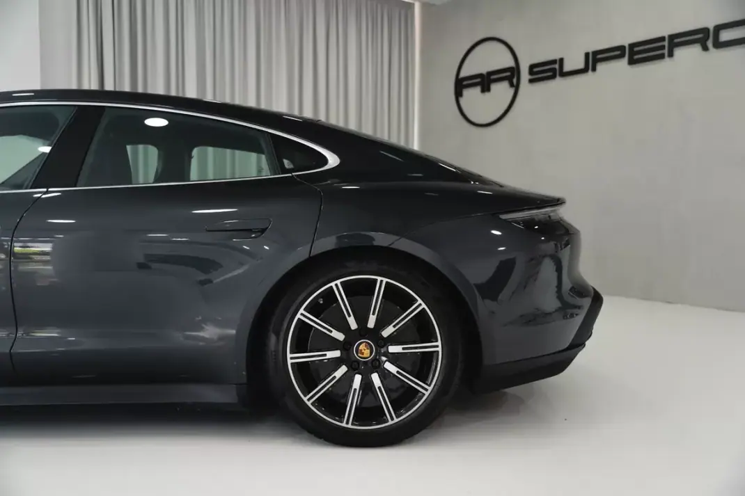 Porsche Taycan 2020 - 59950 EUR, 87282 km - 87282km - foto 10 de 46
