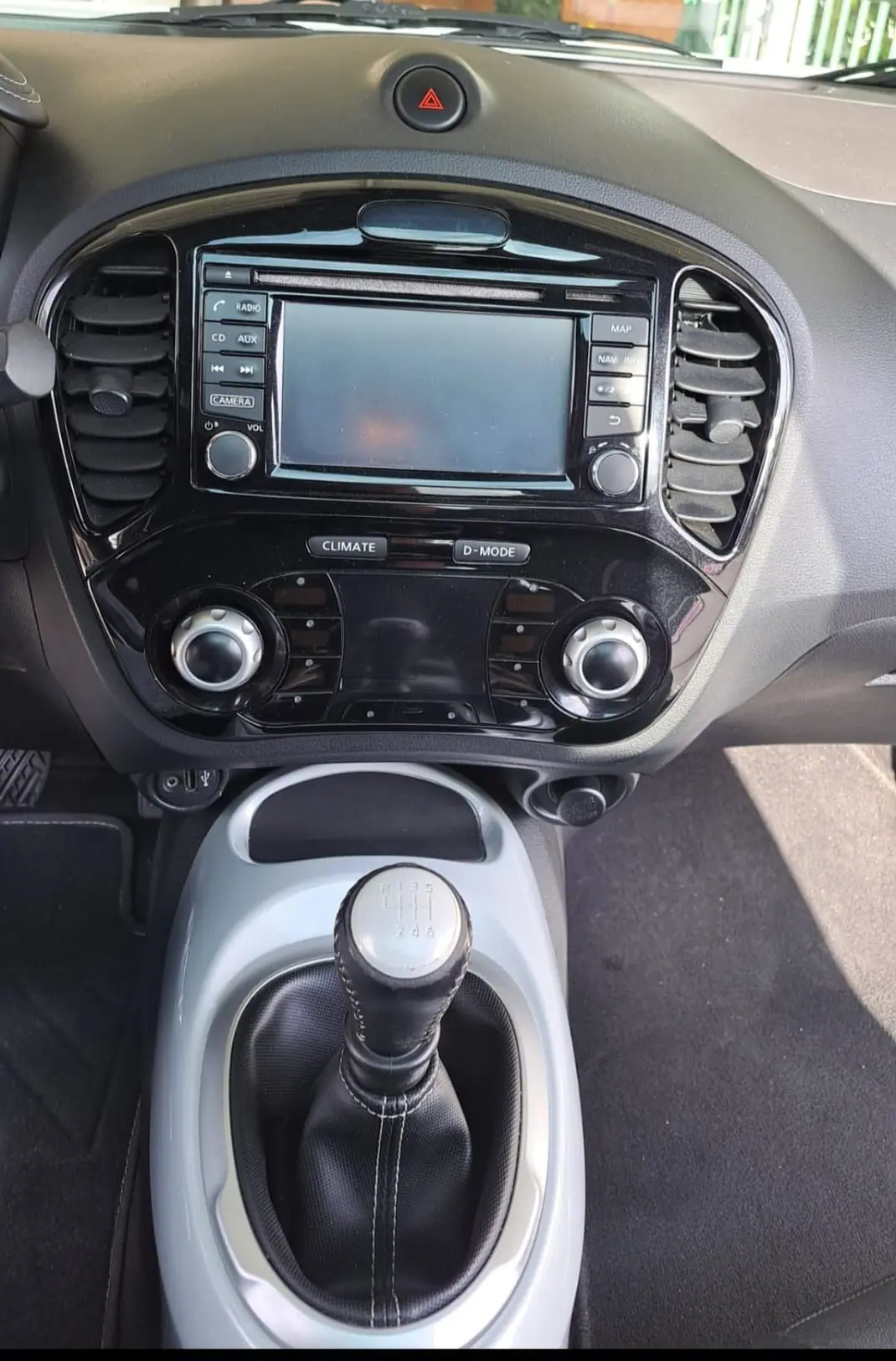 Nissan Juke 2014 - 10300 EUR, 170000 km - AUTO.MOTO.pt - 170000km - foto 11 de 15