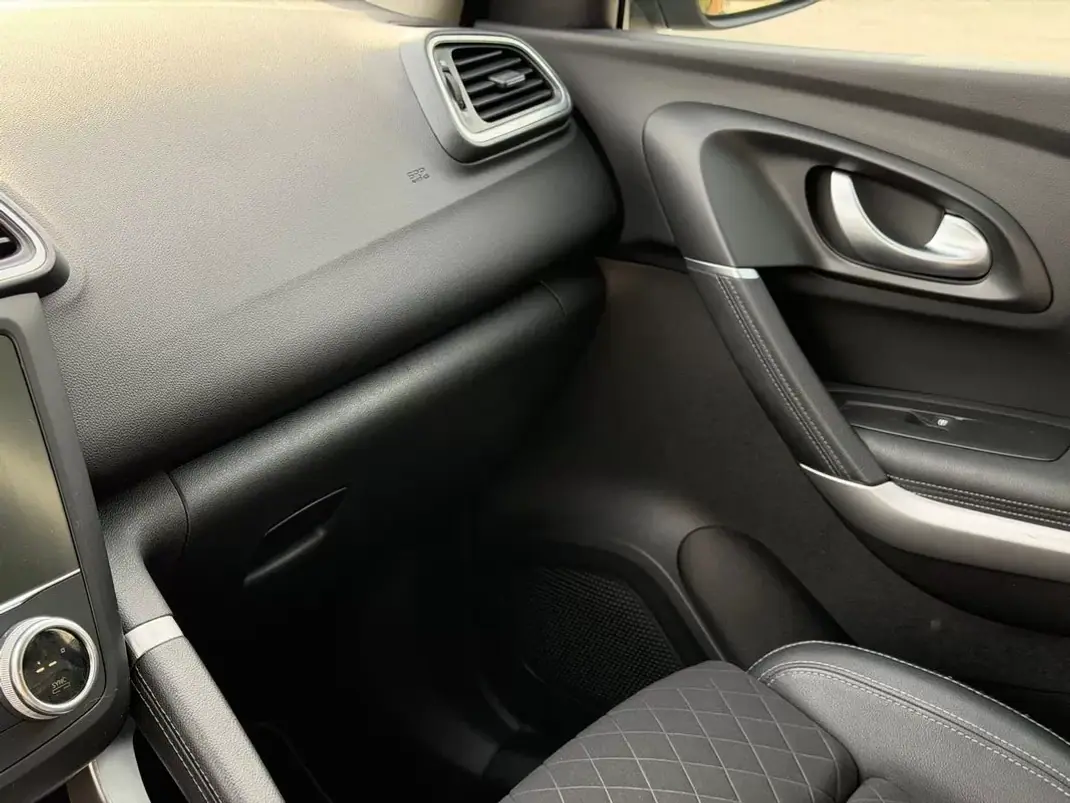 Renault Kadjar 2020 - 16900 EUR, 106065 km - AUTO.MOTO.pt - 106065km - foto 15 de 25