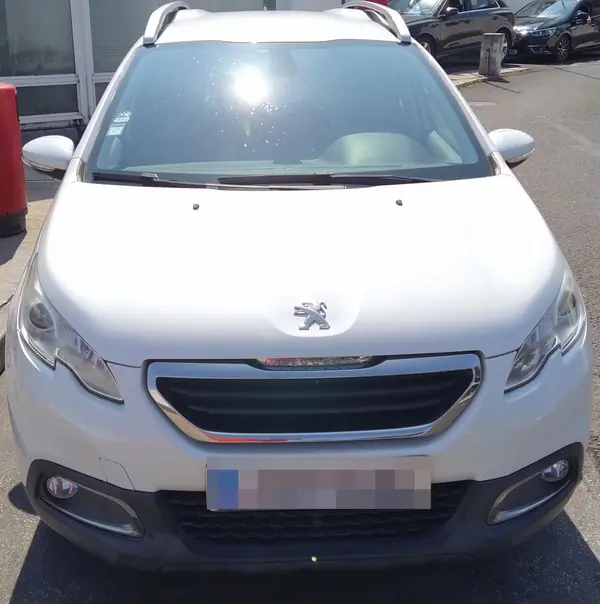 Peugeot 2008 2015 - 9999 EUR, 145 km - 145km - foto 2 de 4