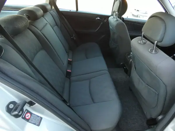 Mercedes-Benz C 220 2001 - 6750 EUR, 399999 km - AUTO.MOTO.pt - 399999km - foto 11 de 21