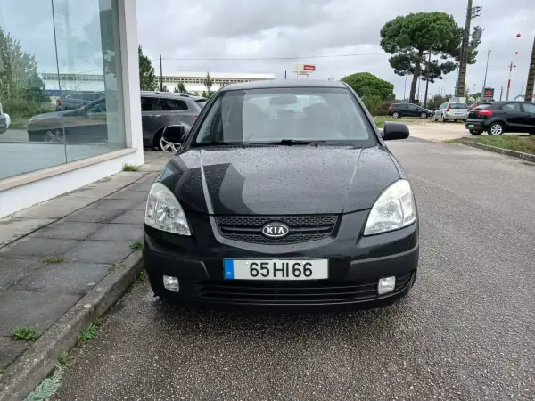 Kia Rio 2009 - 3900 EUR, 344000 km - AUTO.MOTO.pt - 344000km - foto 2 de 19