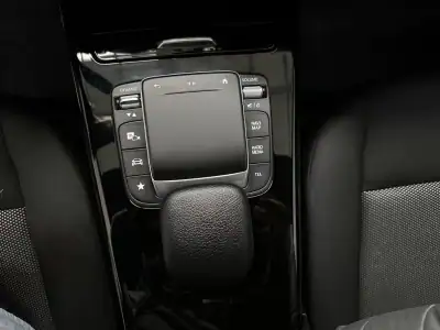 Mercedes-Benz CLA 180 2021 - 28800 EUR, 99800 km - AUTO.MOTO.pt - 99800km - foto 17 de 20