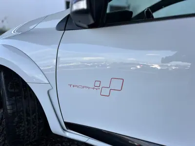 Renault Mégane Coupe 2013 - 24500 EUR, 105200 km - AUTO.MOTO.pt - 105200km - foto 6 de 25