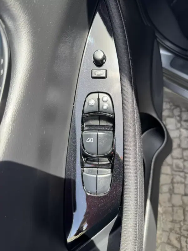 Nissan Leaf 2022 - 26950 EUR, 33000 km - AUTO.MOTO.pt - 33000km - foto 4 de 33