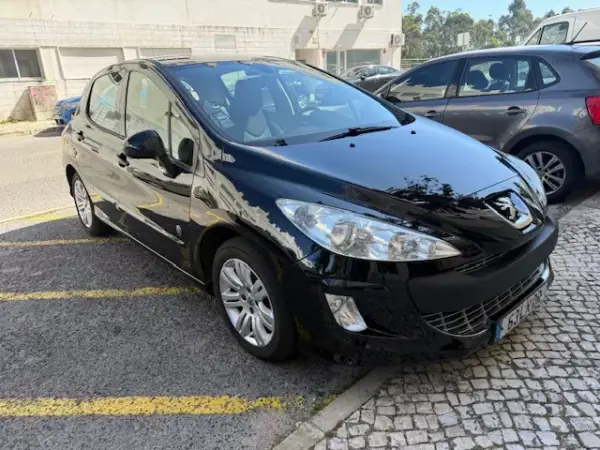 Peugeot 308 2011 - 7400 EUR, 143000 km - AUTO.MOTO.pt - 143000km - foto 9 de 31
