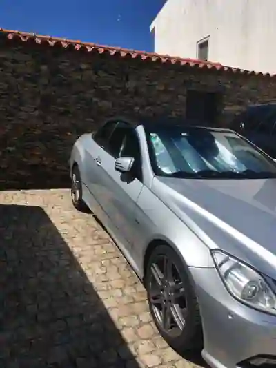 Mercedes-Benz E 250 2010 - 23000 EUR, 212000 km - AUTO.MOTO.pt - 212000km - foto 17 de 20