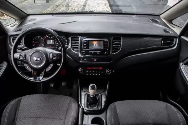 Kia Carens 2018 - 10790 EUR, 241075 km - AUTO.MOTO.pt - 241075km - foto 37 de 40