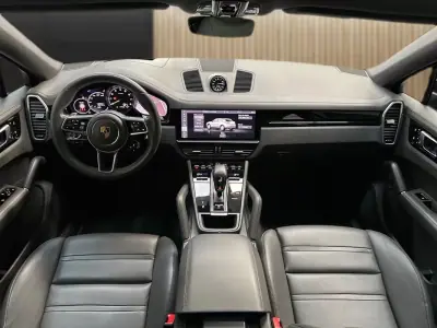 Porsche Cayenne Coupé 2020 - 68800 EUR, 146000 km - AUTO.MOTO.pt - 146000km - foto 9 de 20
