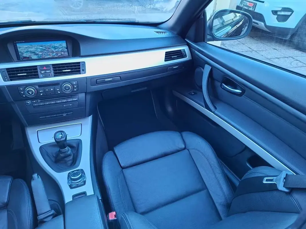 BMW 320 2010 - 15900 EUR, 220000 km - AUTO.MOTO.pt - 220000km - foto 25 de 42