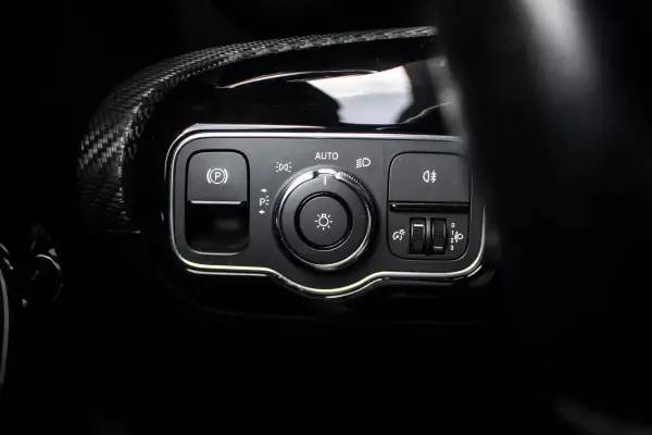 Mercedes-Benz A 180 2018 - 19450 EUR, 203998 km - AUTO.MOTO.pt - 203998km - foto 17 de 37