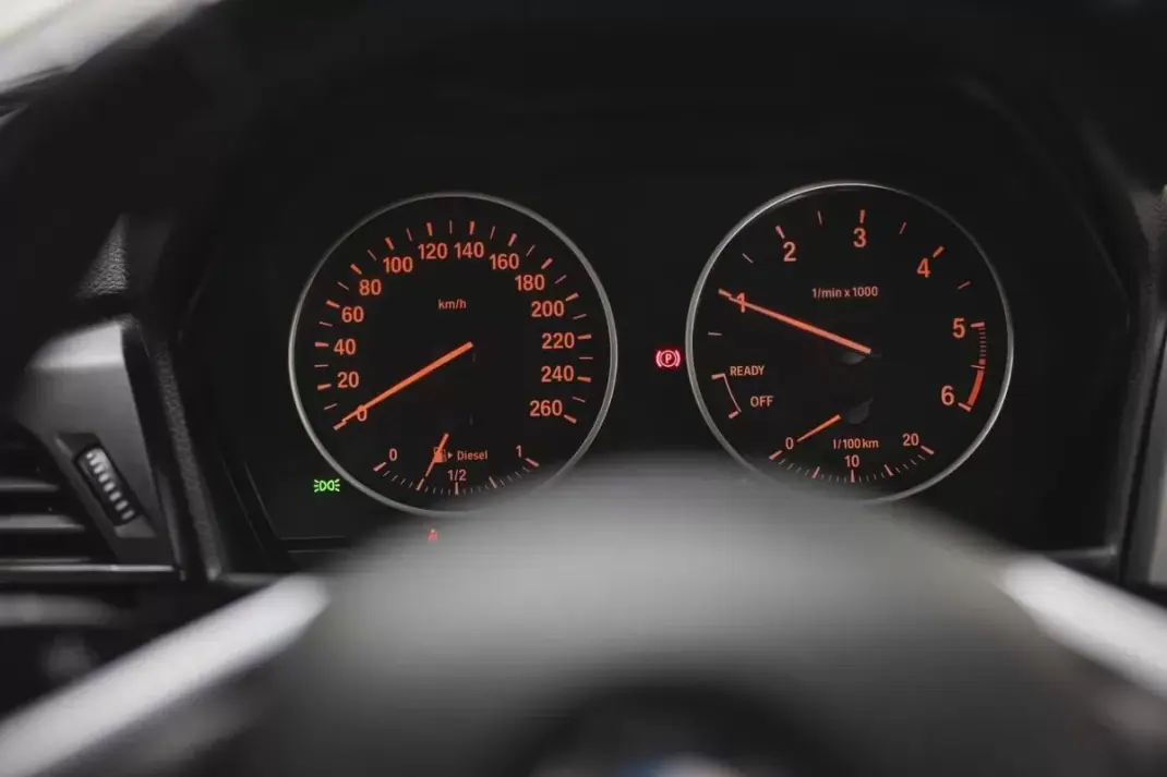 BMW 216 Active Tourer 2015 - 12750 EUR, 196513 km - AUTO.MOTO.pt - 196513km - foto 31 de 43