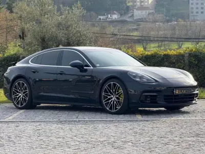 Porsche Panamera 2017 - 58990 EUR, 114000 km - AUTO.MOTO.pt - 114000km - foto 34 de 39