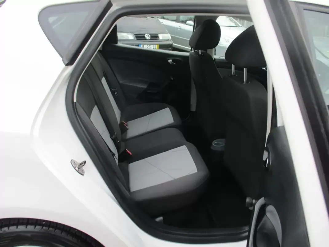 SEAT Ibiza 2013 - 8750 EUR, 170000 km - 170000km - foto 20 de 22