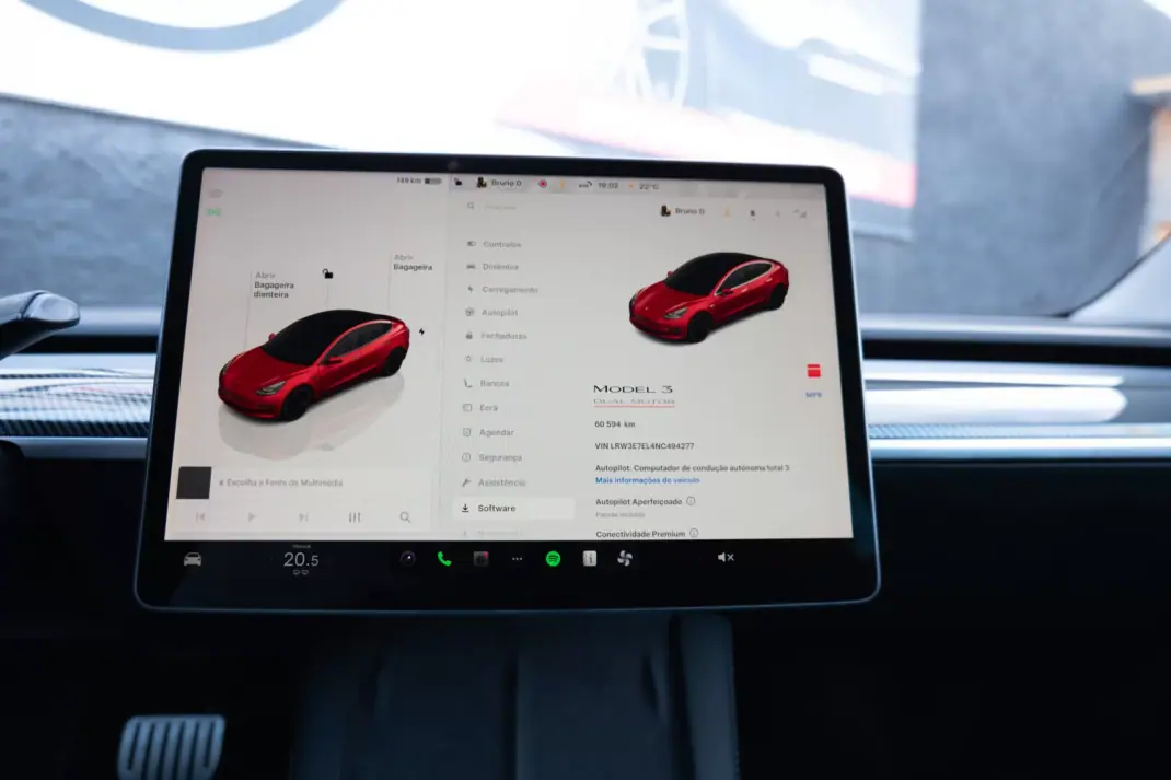 Tesla Model 3 2022 - 32900 EUR, 57000 km - AUTO.MOTO.pt - 57000km - foto 13 de 26