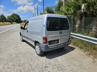 Peugeot PARTNER 1.6 HDI L2 2006 - 3300 EUR, 340000 km - AUTO.MOTO.pt - 340000km - foto 5 de 9