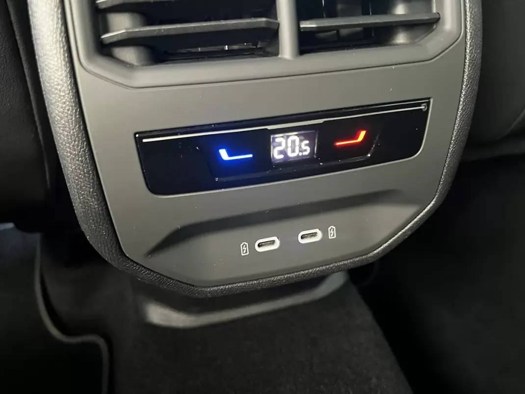 Cupra Formentor 2022 - 26900 EUR, 80652 km - AUTO.MOTO.pt - 80652km - foto 14 de 25