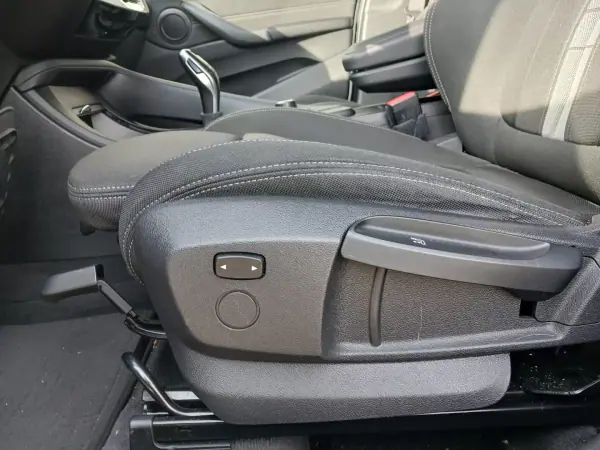 BMW X1 2018 - 18750 EUR, 225000 km - AUTO.MOTO.pt - 225000km - foto 15 de 27