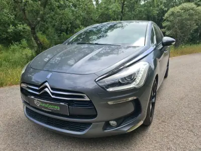 Citroën DS5 2013 - 12950 EUR, 199990 km - AUTO.MOTO.pt - 199990km - foto 2 de 20