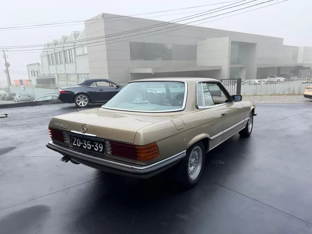 Mercedes-Benz SLC 180 1977 - 29900 EUR, 84000 km - AUTO.MOTO.pt - 84000km - foto 10 de 12