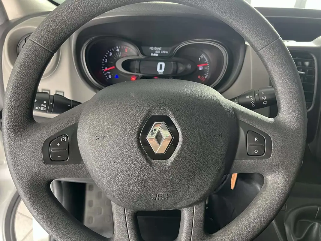 Renault Trafic 2018 - 21600 EUR, 47763 km - 47763km - foto 19 de 24