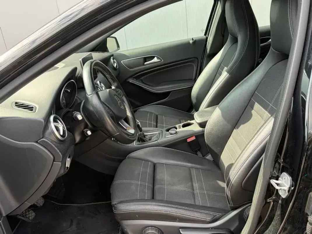 Mercedes-Benz A 180 2016 - 14890 EUR, 204488 km - AUTO.MOTO.pt - 204488km - foto 8 de 15