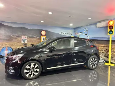 Renault Clio 2023 - 15500 EUR, 136000 km - AUTO.MOTO.pt - 136000km - foto 2 de 17