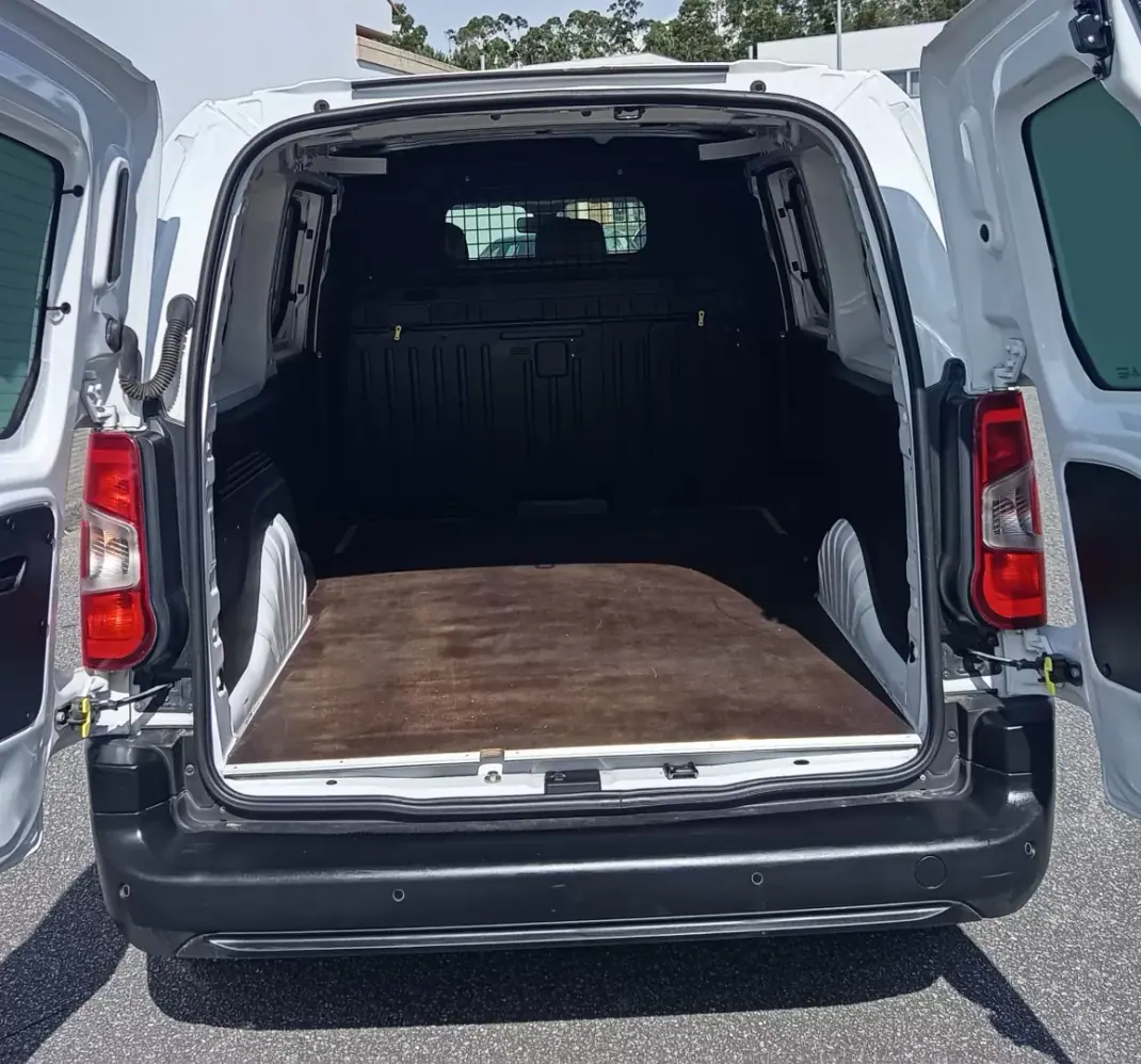 Opel Combo 2021 - 13500 EUR, 82000 km - AUTO.MOTO.pt - 82000km - foto 9 de 20
