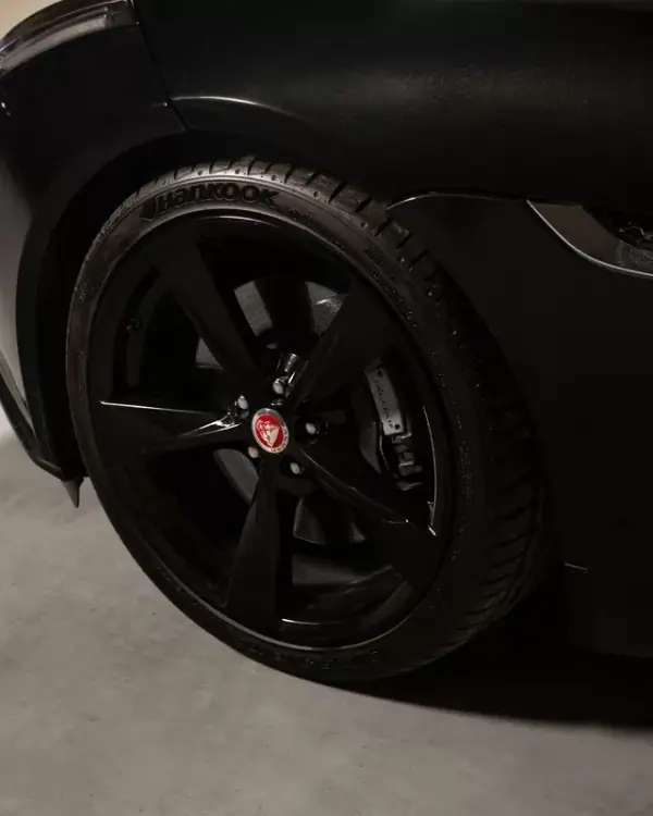 Jaguar F-Type 2018 - 45950 EUR, 78000 km - AUTO.MOTO.pt - 78000km - foto 8 de 31