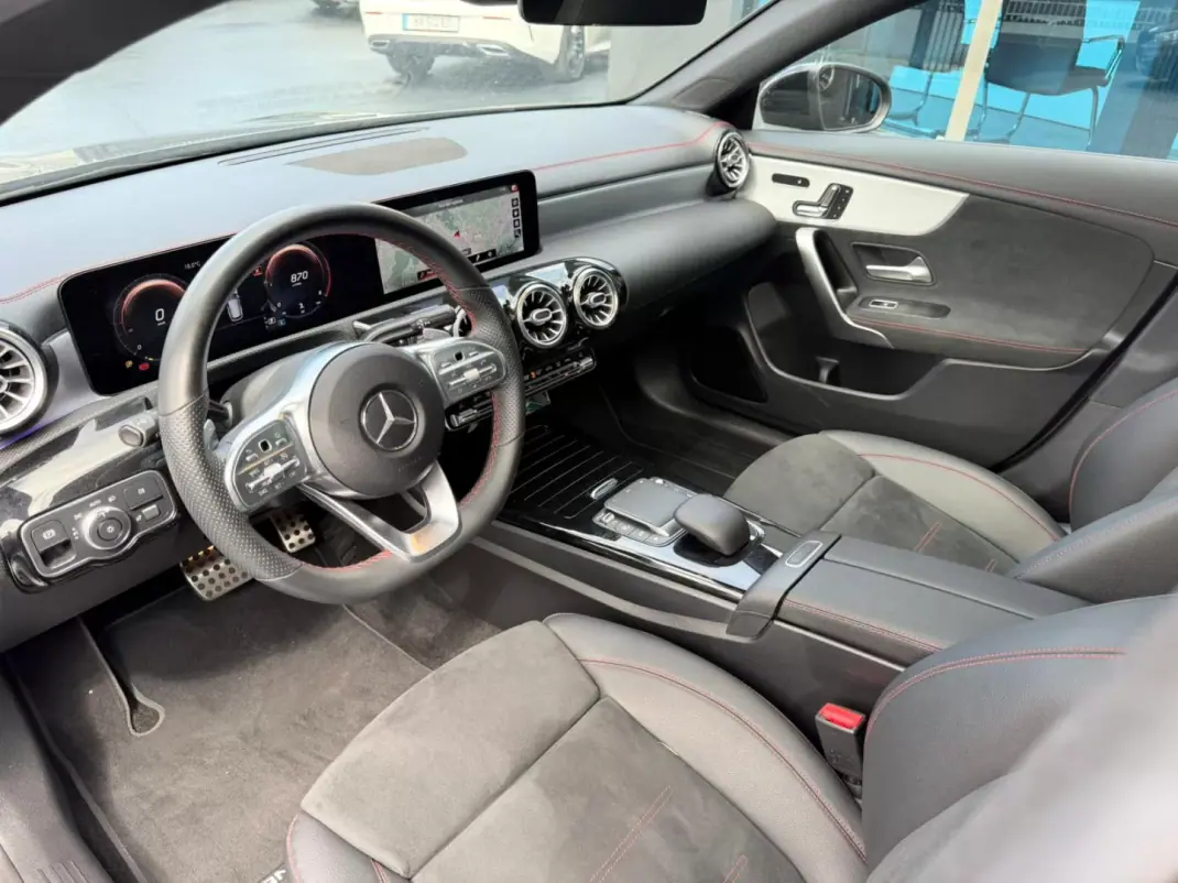 Mercedes-Benz CLA 180 2021 - 31500 EUR, 89000 km - AUTO.MOTO.pt - 89000km - foto 9 de 15