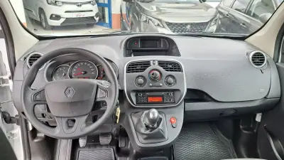 Renault TRAFIC L2H1 125CV 2019 - 19900 EUR, 106110 km - AUTO.MOTO.pt - 106110km - foto 14 de 24