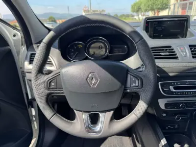 Renault Mégane Sport Tourer 2014 - 7990 EUR, 234000 km - AUTO.MOTO.pt - 234000km - foto 12 de 32