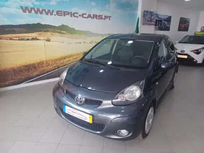 Toyota Aygo 2011 - 6790 EUR, 110561 km - AUTO.MOTO.pt - 110561km - foto 2 de 33