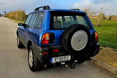 Toyota RAV4 1996 - 9990 EUR, 288967 km - AUTO.MOTO.pt - 288967km - foto 6 de 14