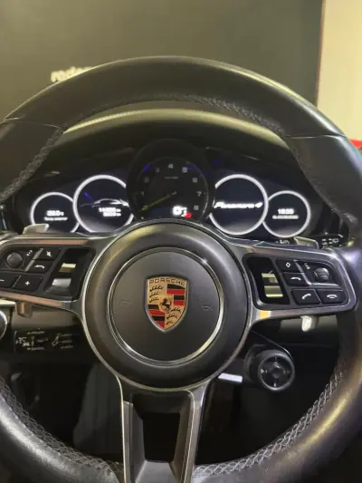 Porsche Panamera Sport Turismo 2020 - 74990 EUR, 144686 km - 144686km - foto 4 de 13