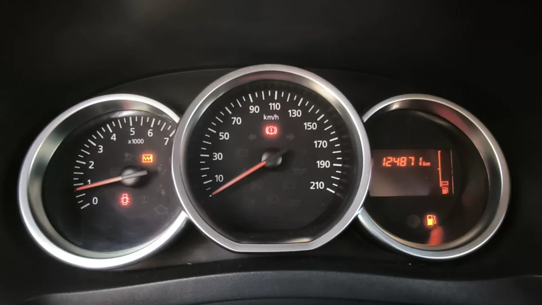 Dacia Dokker 2018 - 10950 EUR, 125000 km - AUTO.MOTO.pt - 125000km - foto 9 de 11