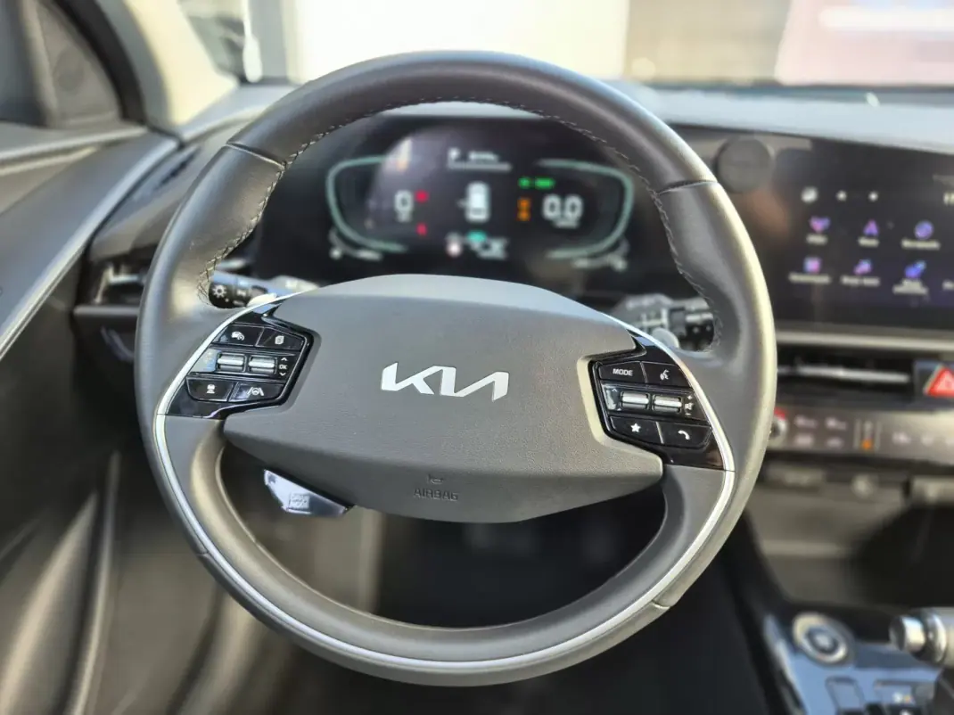 Kia Niro 2022 - 24750 EUR, 72000 km - 72000km - foto 11 de 47