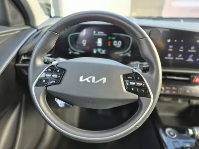 Kia Niro 2022 - 24750 EUR, 72000 km - 72000km - foto 11 de 47