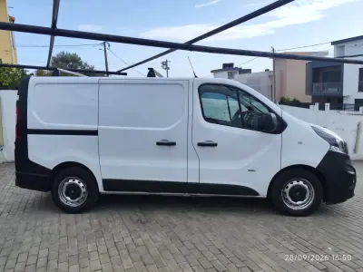 Opel Vivaro 2016 - 10980 EUR, 254100 km - foto 5 de 35