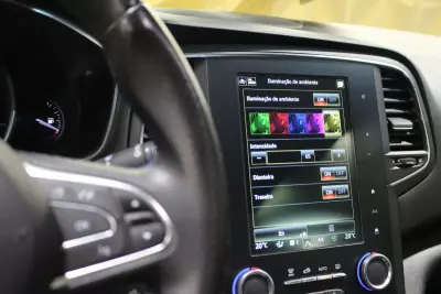 Renault Mégane Sport Tourer 2020 - 16790 EUR, 137000 km - AUTO.MOTO.pt - 137000km - foto 29 de 37