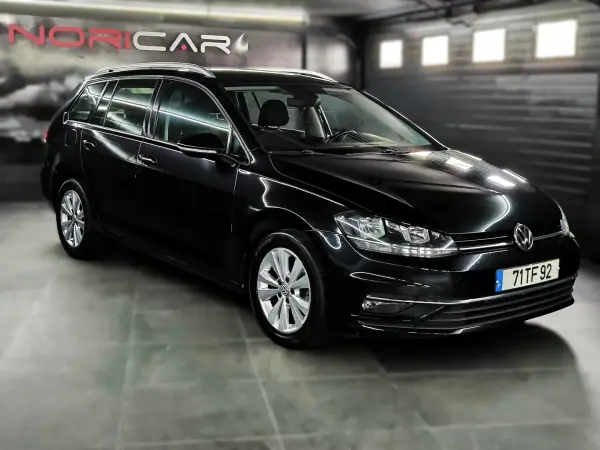 Volkswagen Golf Variant 2017 - 11500 EUR, 190200 km - AUTO.MOTO.pt - 190200km - foto 4 de 30