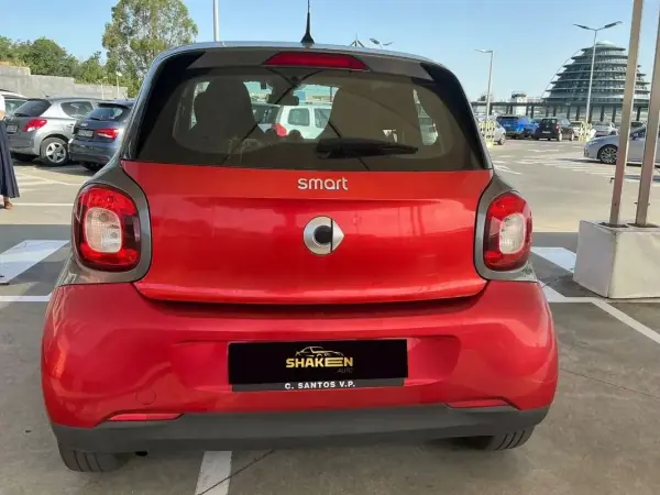 Smart ForFour 2016 - 9490 EUR, 134705 km - AUTO.MOTO.pt - 134705km - foto 4 de 9