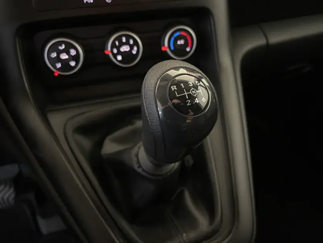 Mercedes-Benz 2022 - 17750 EUR, 45000 km - AUTO.MOTO.pt - 45000km - foto 24 de 28