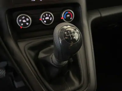 Mercedes-Benz 2022 - 17750 EUR, 45000 km - AUTO.MOTO.pt - 45000km - foto 24 de 28