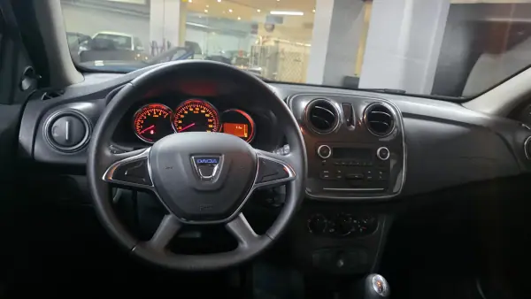 Dacia Sandero 2021 - 12990 EUR, 34000 km - AUTO.MOTO.pt - 34000km - foto 6 de 21