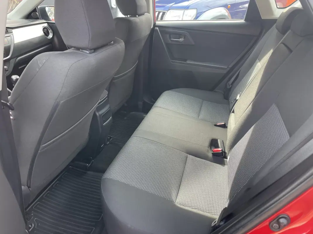 Toyota Auris 2013 - 13950 EUR, 163341 km - AUTO.MOTO.pt - 163341km - foto 9 de 12